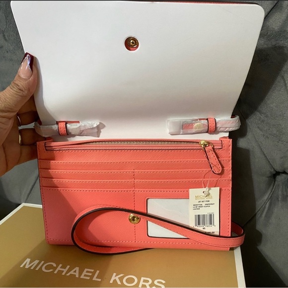 💕 Michael Kors Jet Set Item LG MF Crossbody bag 🥰 - Picture 2 of 4